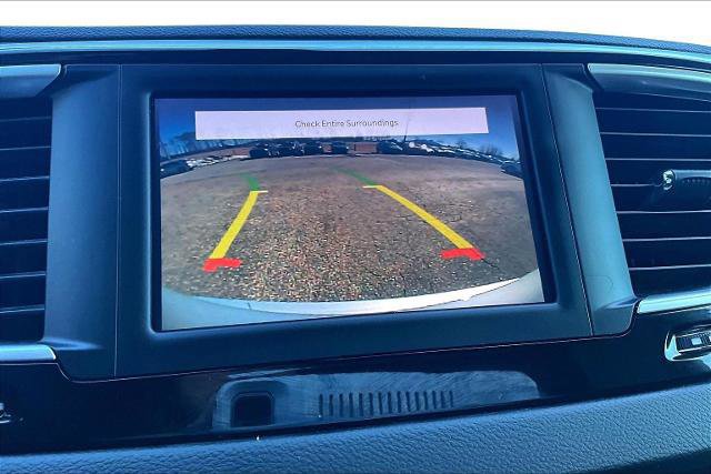 Used 2022 Chrysler Voyager LX image 23