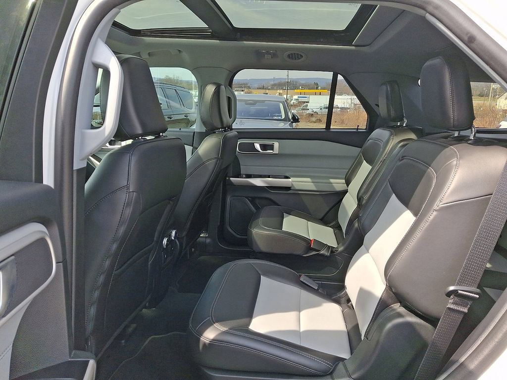Certified 2023 Ford Explorer XLT w/ Equipment Group 202A image 11