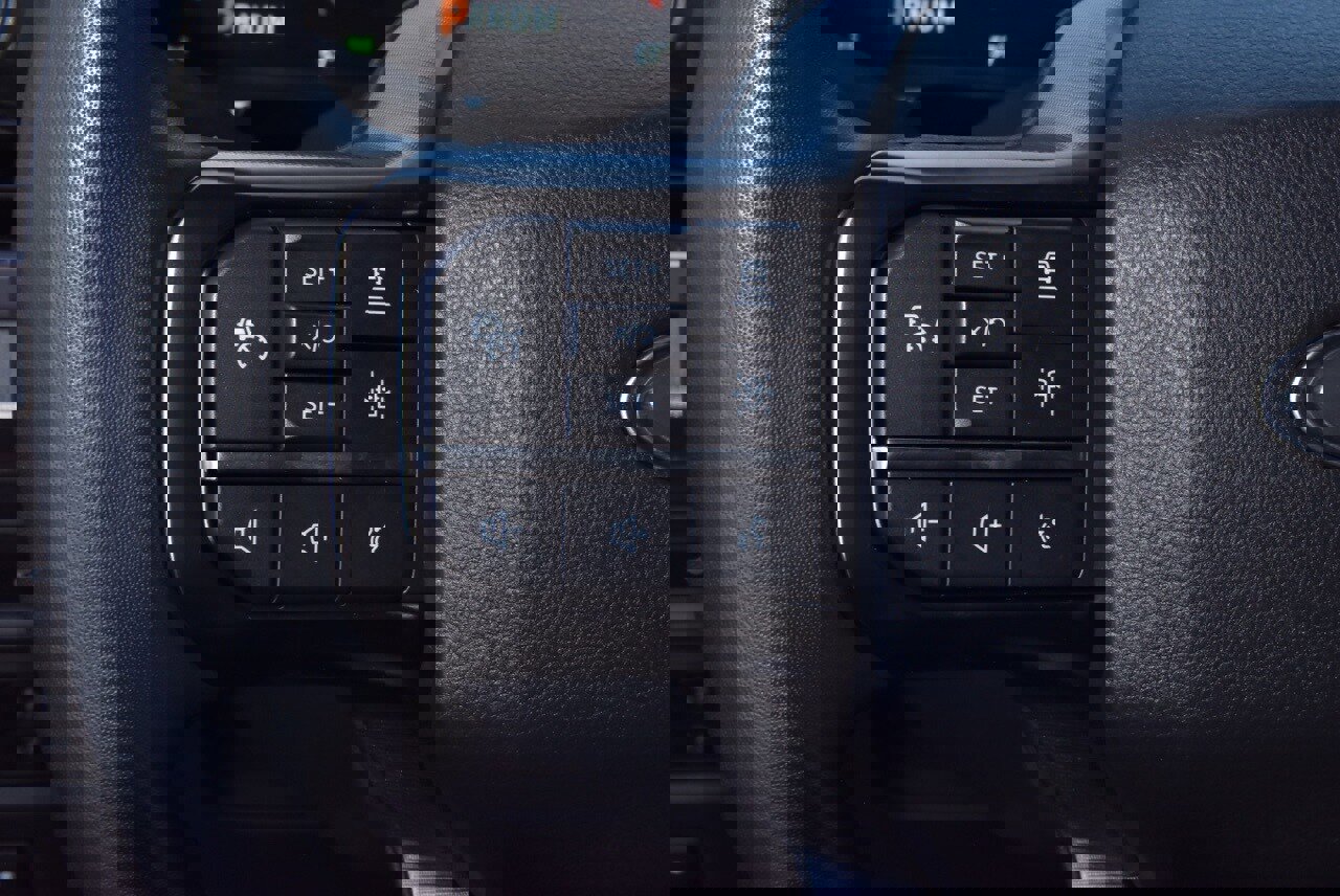 Certified 2022 Ford F150 Platinum w/ Equipment Group 701A High image 23