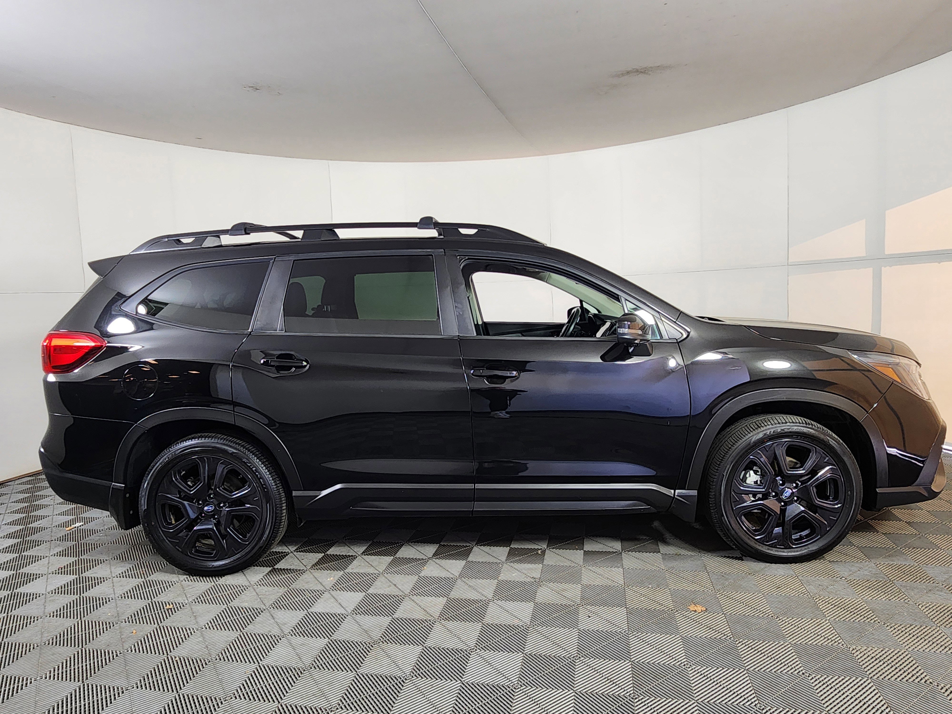 Used 2023 Subaru Ascent Onyx Edition Limited image 6