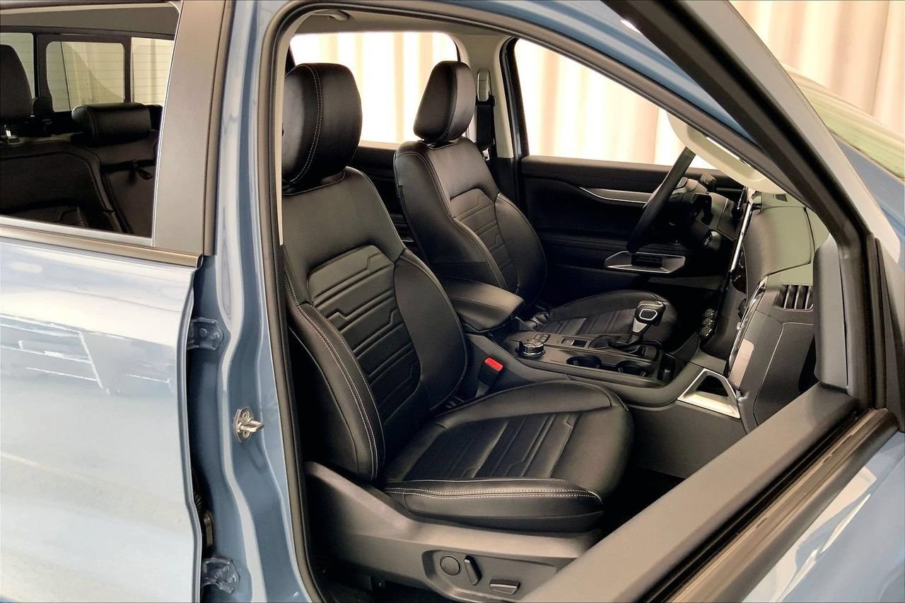 Certified 2025 Ford Ranger Lariat w/ FX4 Off-Road Package AWD/4WD image 6