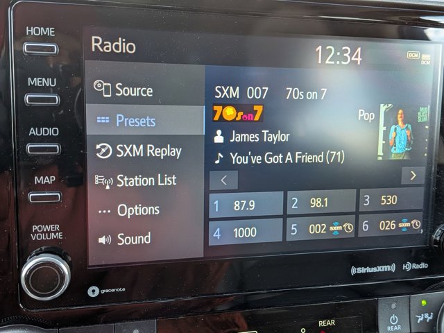 Used 2020 Toyota Highlander XLE image 22