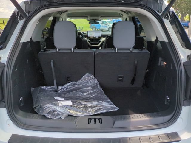 Certified 2026 Ford Explorer Active w/ Active Comfort Package RWD image 13