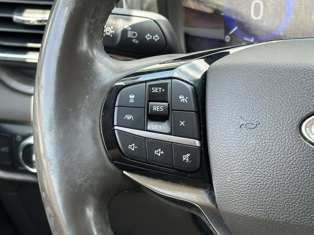 Certified 2022 Ford Explorer Platinum w/ Equipment Group 601A AWD/4WD image 24
