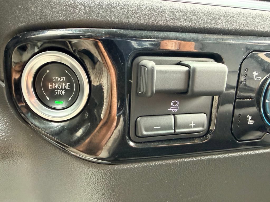 Used 2025 GMC Sierra 1500 SLT AWD/4WD image 20