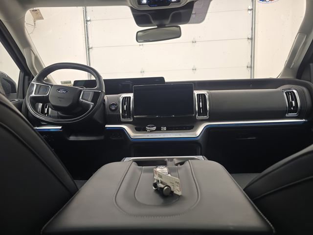 Certified 2025 Ford Expedition Max Platinum image 14