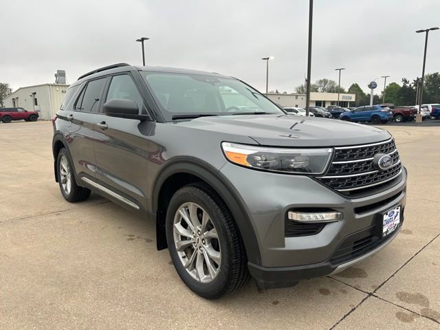 Certified 2023 Ford Explorer XLT w/ Equipment Group 202A AWD/4WD image 5