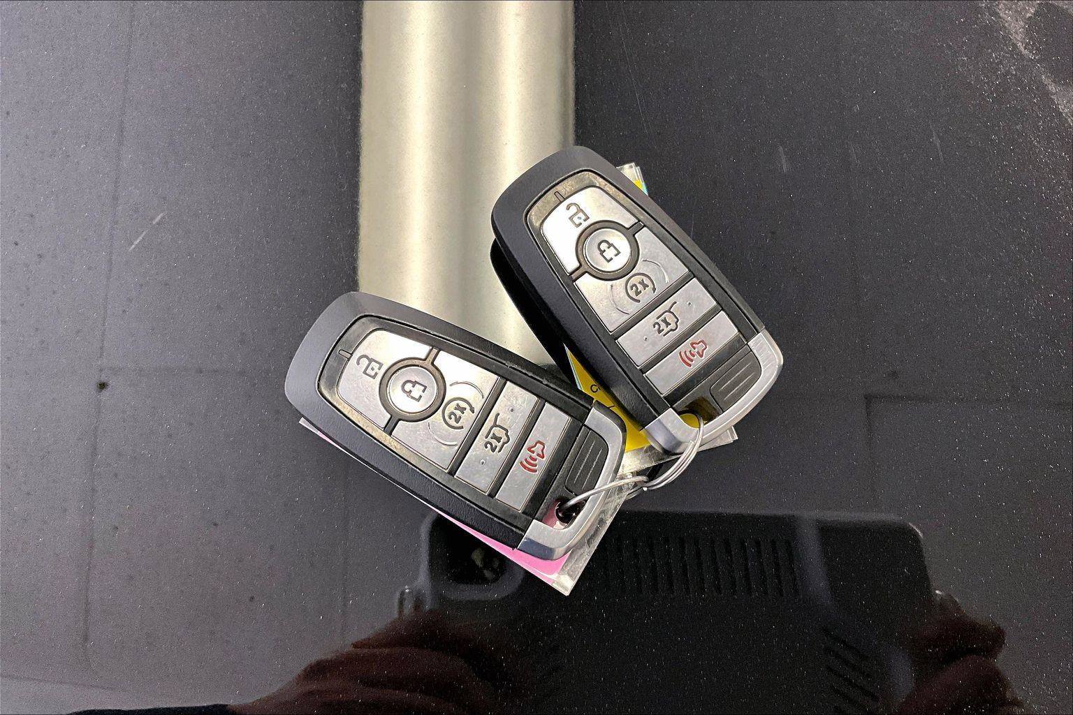 Certified 2022 Ford Explorer XLT w/ Equipment Group 202A image 9