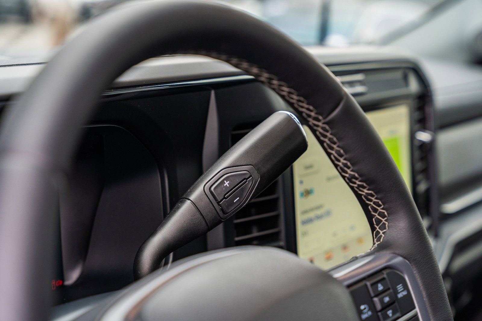 Certified 2025 Ford F250 Lariat w/ Black Appearance Package image 35