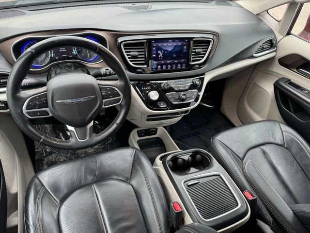 Used 2018 Chrysler Pacifica Touring-L Plus FWD image 11