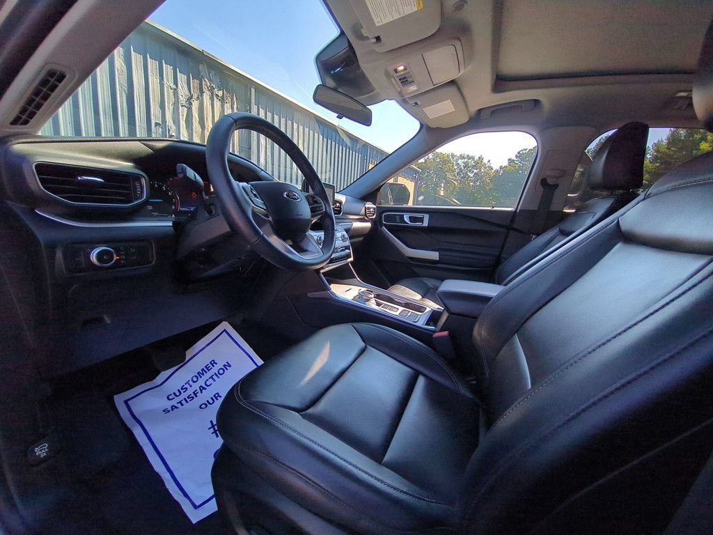 Certified 2021 Ford Explorer XLT w/ Equipment Group 202A RWD image 13