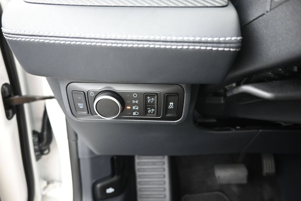 Certified 2025 Ford Mustang Mach-E Select RWD image 19