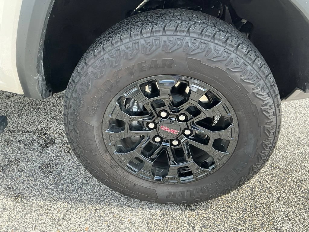 Used 2026 GMC Canyon Elevation RWD image 17