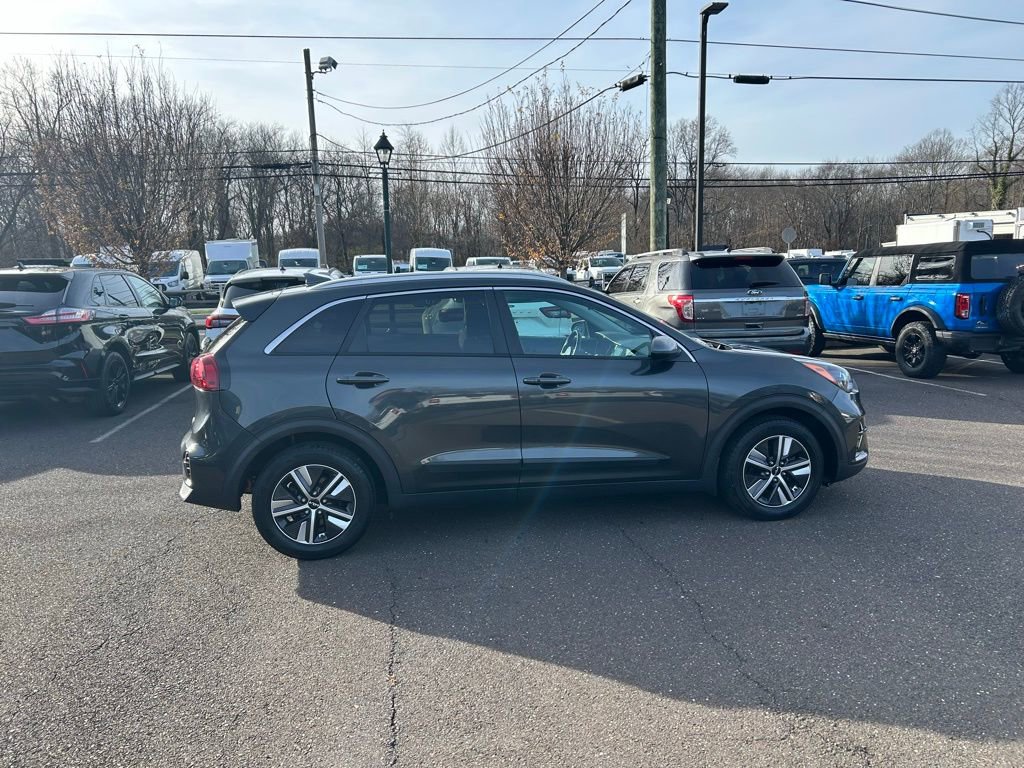 Used 2022 Kia Niro LXS image 4