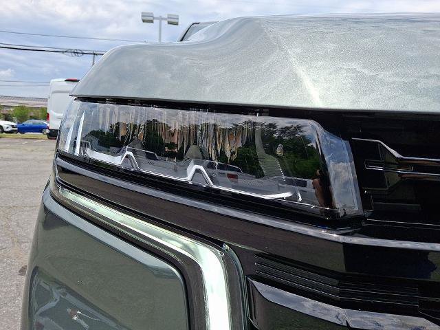 Used 2024 Chevrolet Tahoe Z71 w/ Luxury Package AWD/4WD image 9