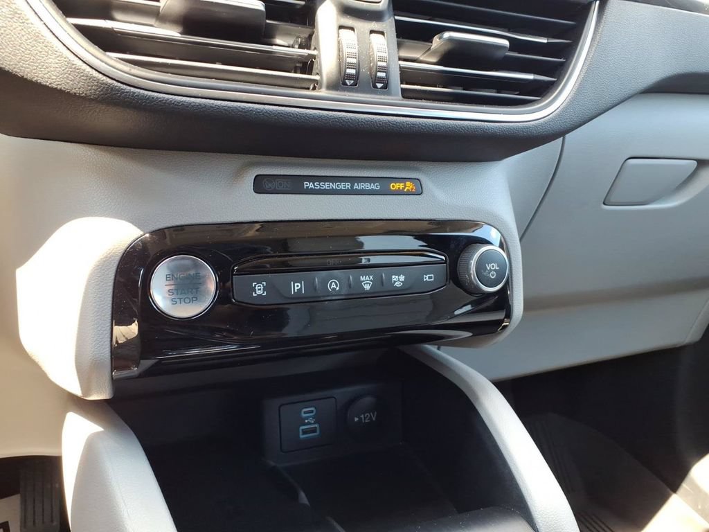 Certified 2023 Ford Escape Platinum AWD/4WD image 20