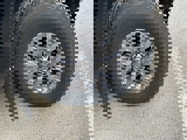 Used 2019 Toyota Tacoma SR5 AWD/4WD image 36