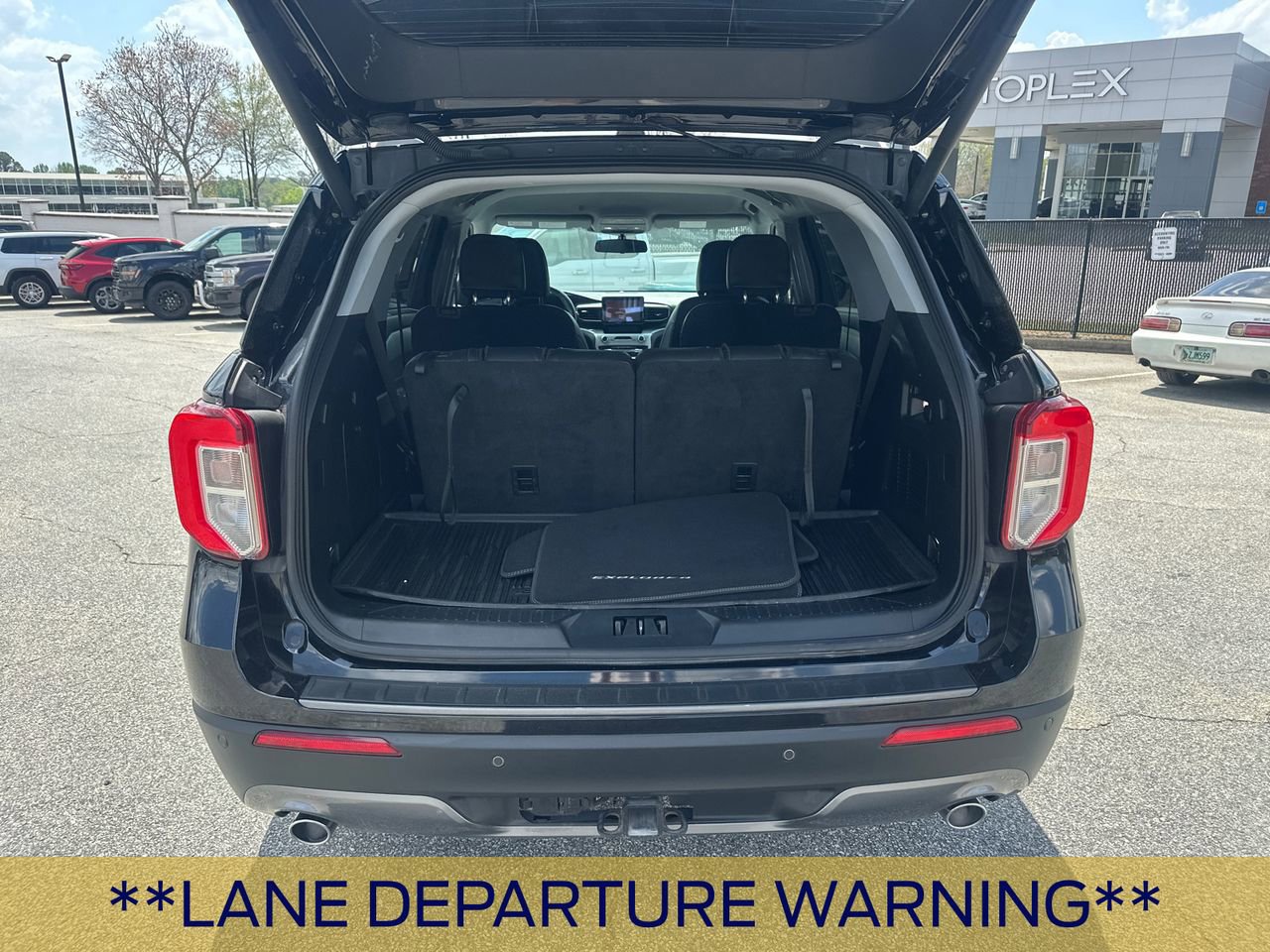 Certified 2022 Ford Explorer XLT w/ Equipment Group 202A image 20