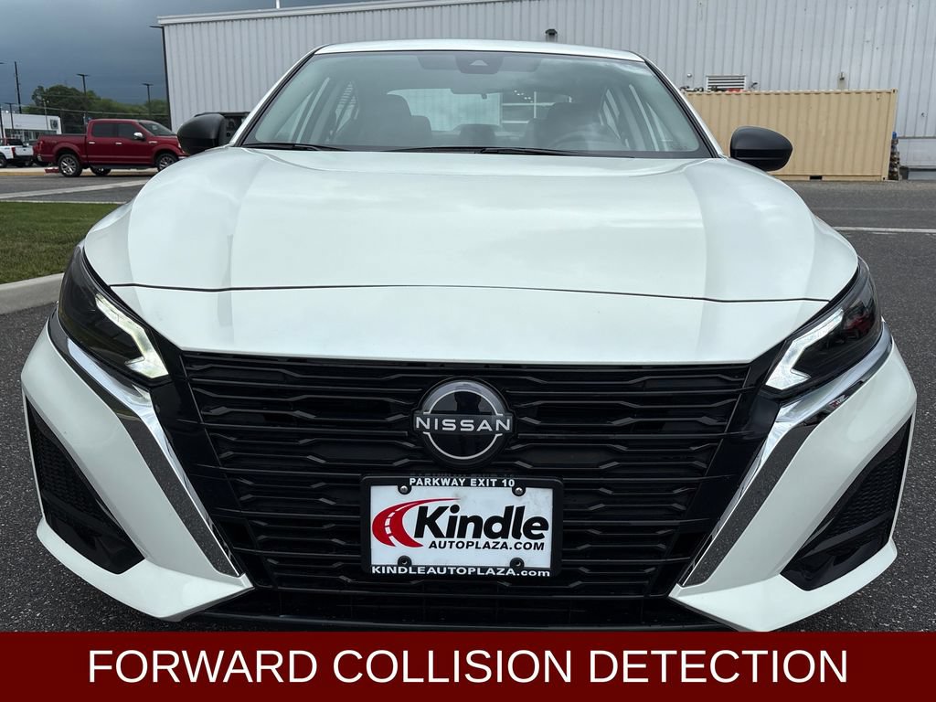 Used 2025 Nissan Altima 2.5 SV FWD image 2