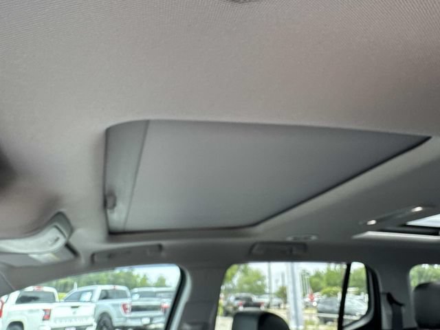 Used 2023 GMC Acadia SLT FWD image 21