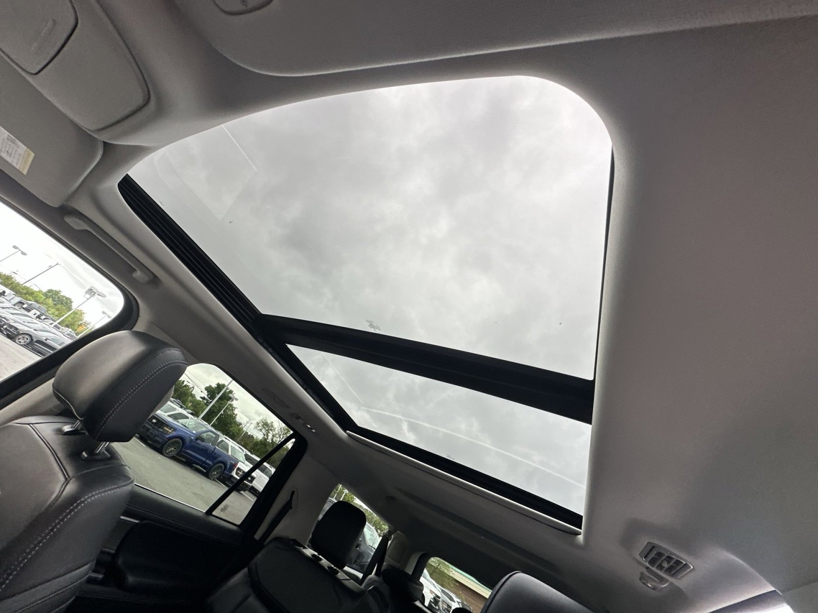 Certified 2025 Ford Expedition Max Platinum AWD/4WD image 32