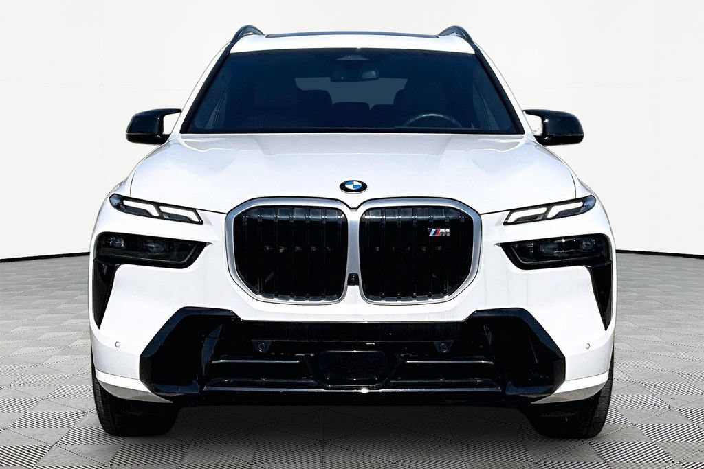 Used 2025 BMW X7 M60i w/ Climate Comfort Package AWD/4WD image 3