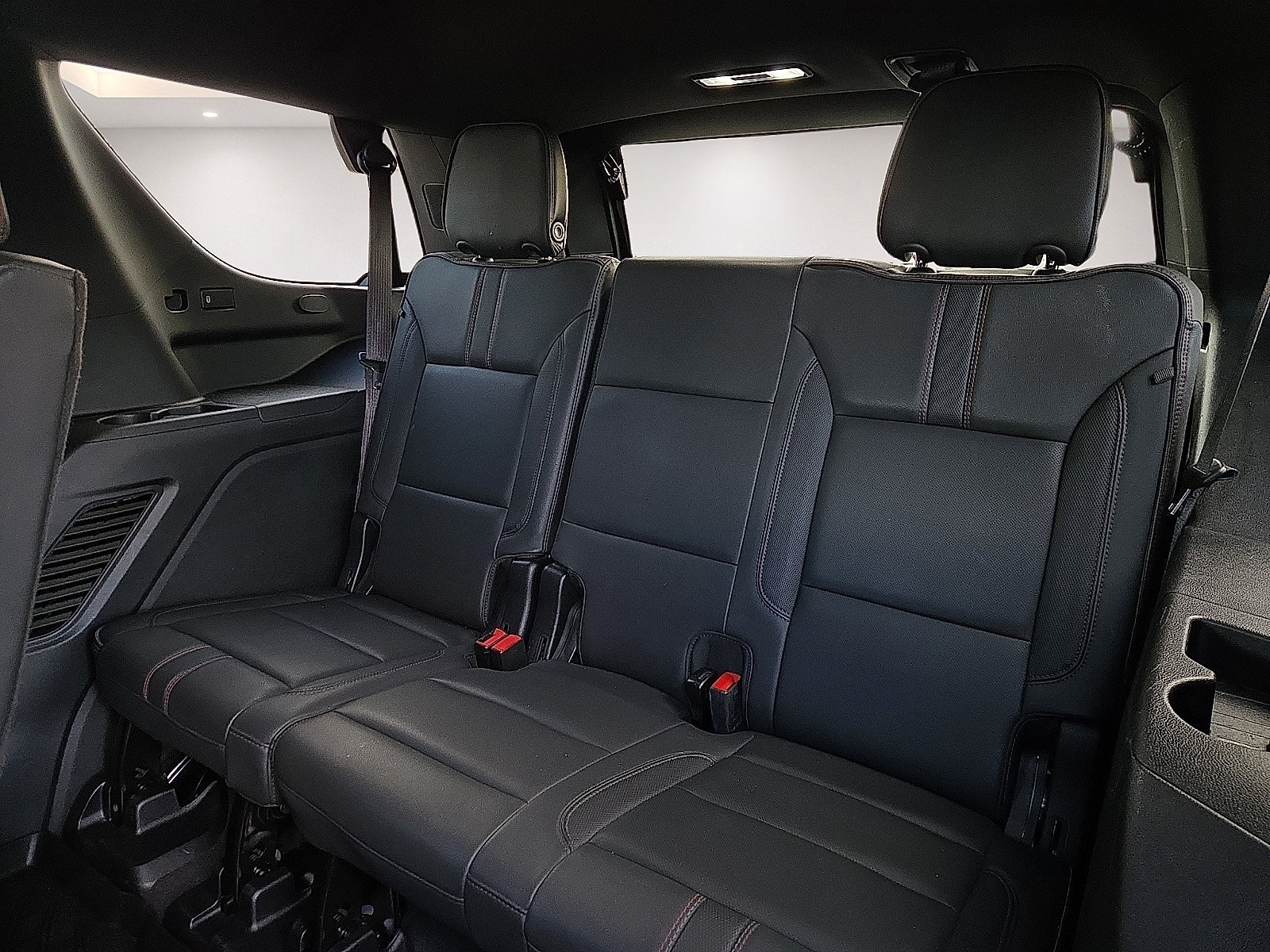 Used 2024 Chevrolet Tahoe RST w/ Luxury Package AWD/4WD image 10