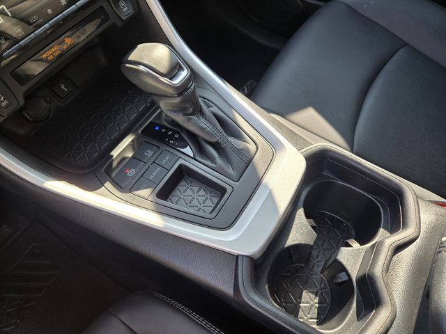 Used 2021 Toyota RAV4 XLE Premium image 18