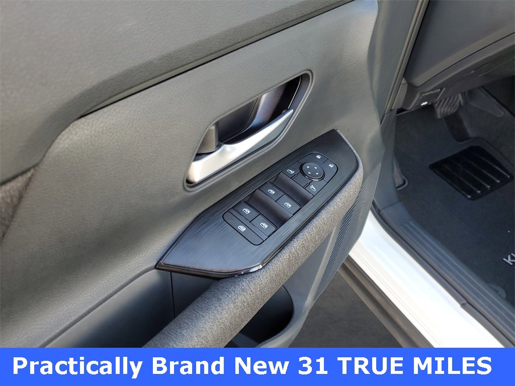 Used 2025 Nissan Kicks SV image 15