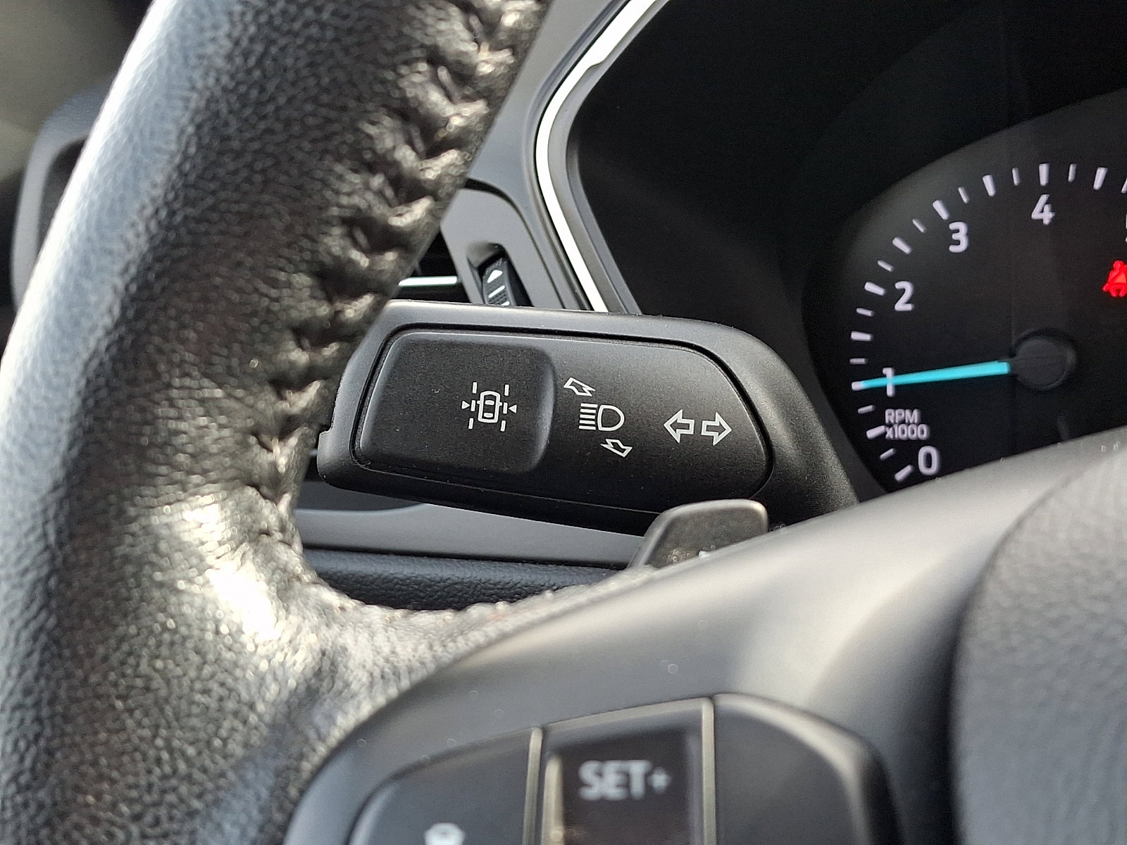 Certified 2020 Ford Escape SEL image 32