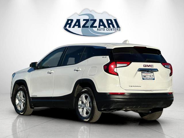 Used 2024 GMC Terrain SLE image 3