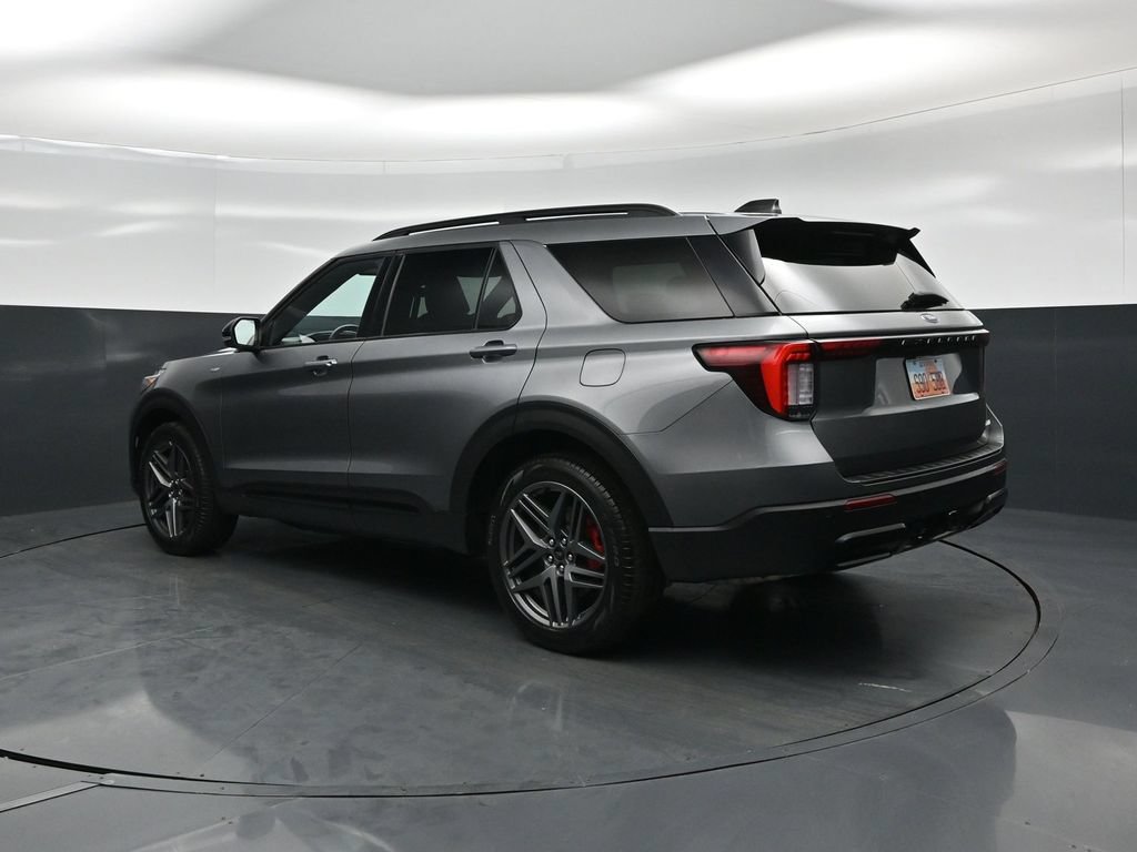 Certified 2025 Ford Explorer ST-Line w/ ST-Line Street Pack AWD/4WD image 7