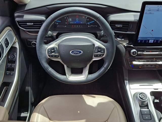 Certified 2024 Ford Explorer Limited w/ Limited Technology Package AWD/4WD image 13