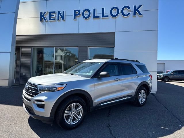 Certified 2023 Ford Explorer XLT w/ Equipment Group 202A AWD/4WD image 2