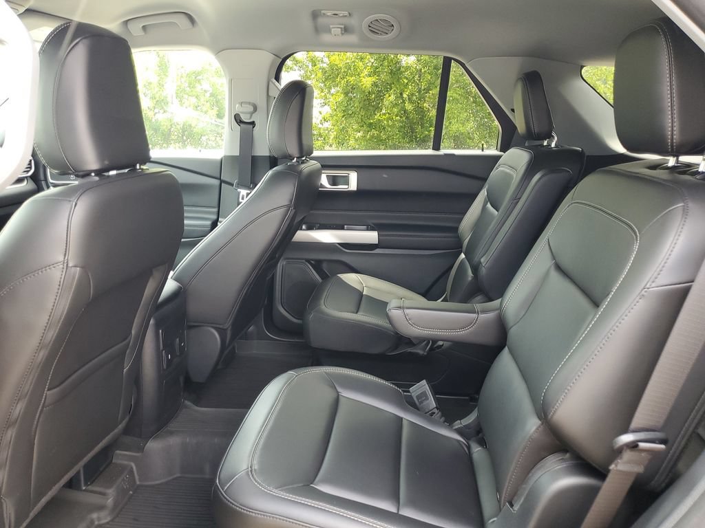 Certified 2024 Ford Explorer XLT w/ Equipment Group 202A AWD/4WD image 13