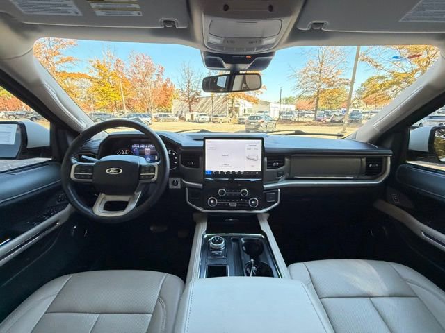 Certified 2023 Ford Expedition XLT image 10