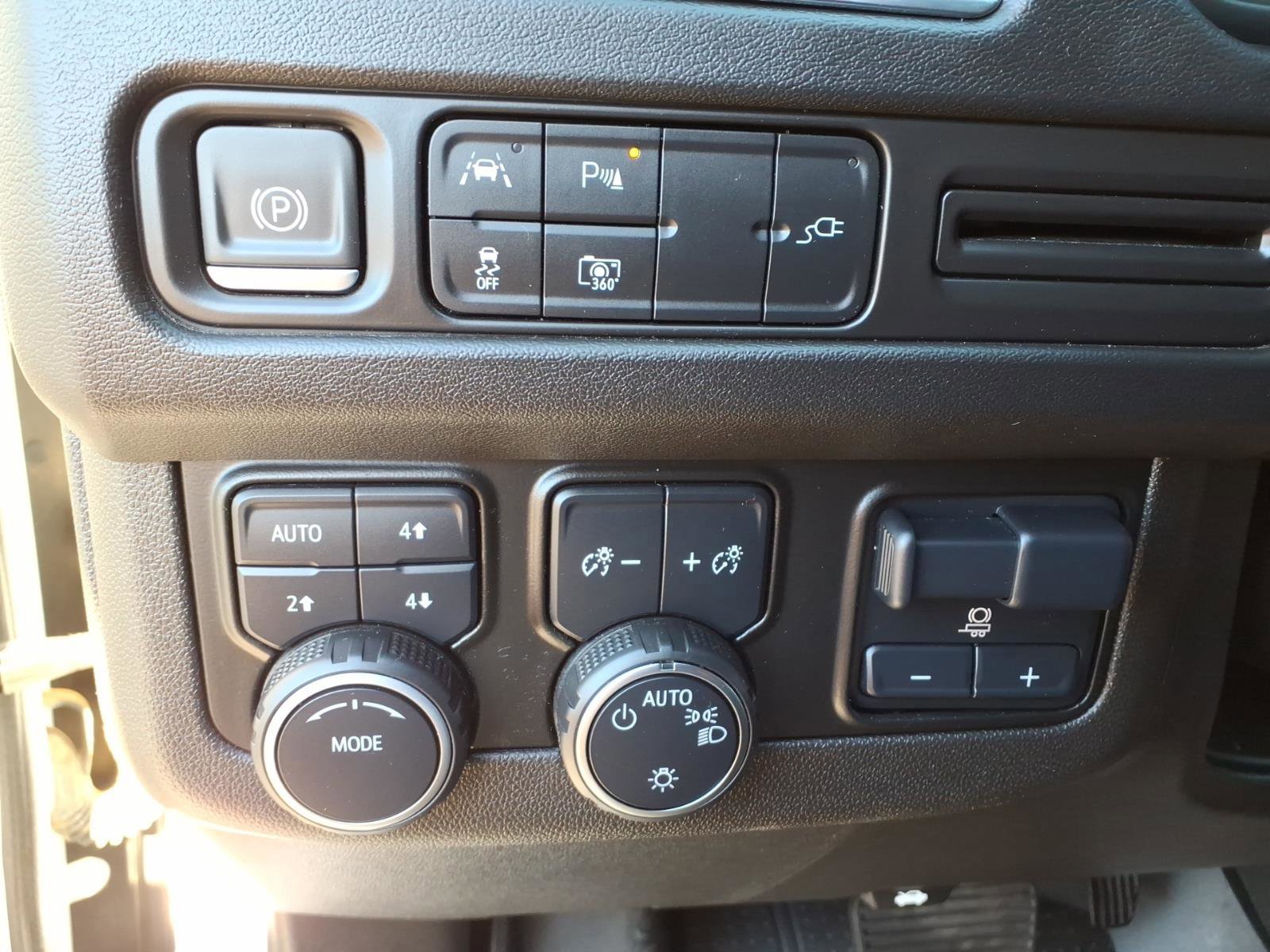 Used 2022 Chevrolet Tahoe LT w/ Luxury Package image 22