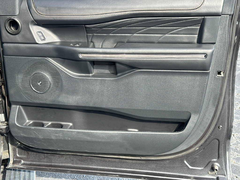 Certified 2022 Ford Expedition Max Platinum RWD image 14