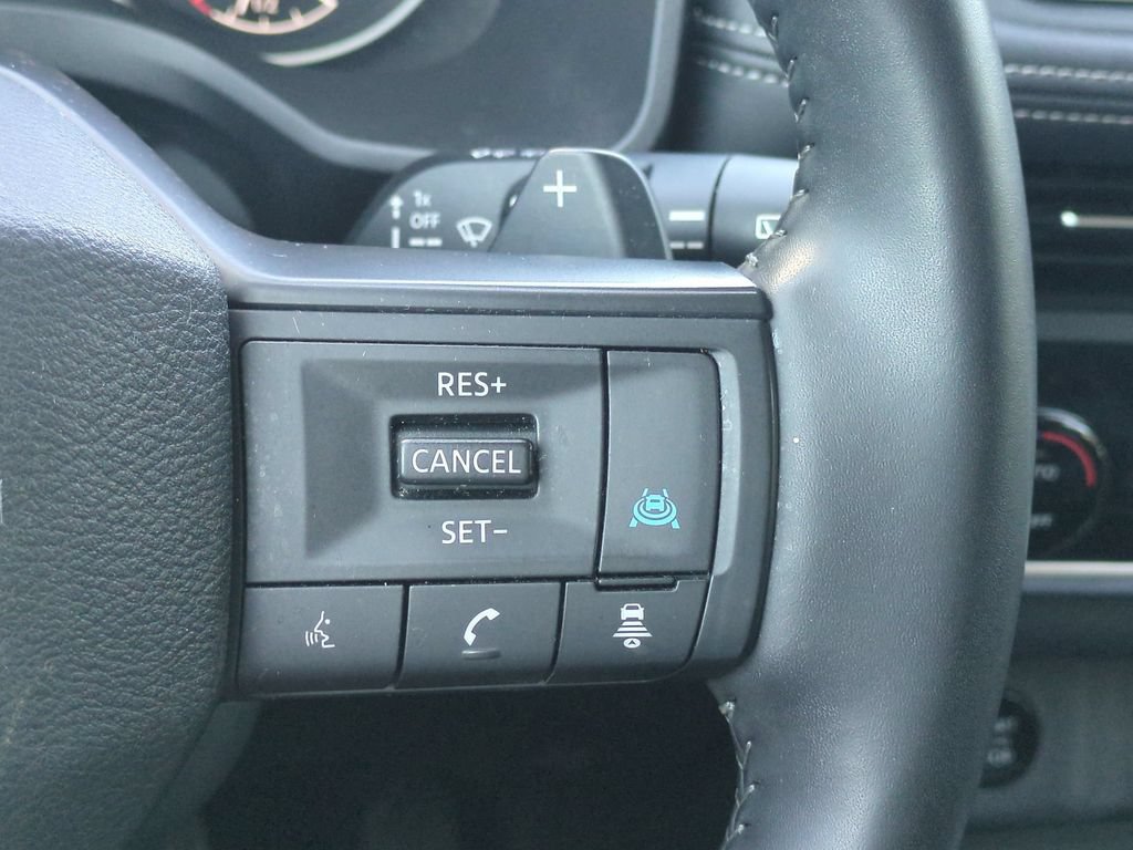 Used 2025 Nissan Rogue SV AWD/4WD image 27
