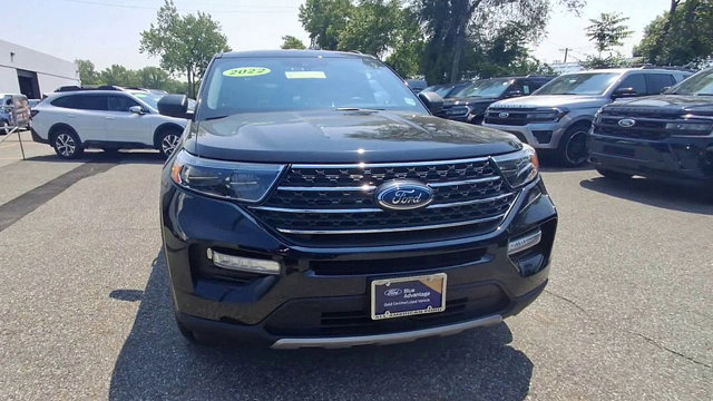 Certified 2022 Ford Explorer XLT w/ Equipment Group 202A image 3