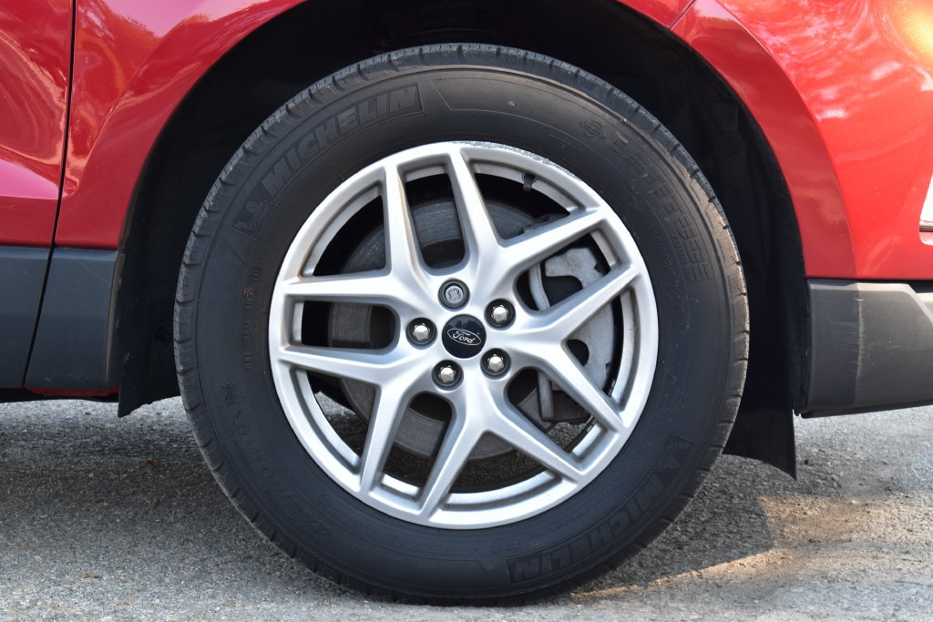 Certified 2024 Ford Edge SEL w/ Convenience Package AWD/4WD image 4