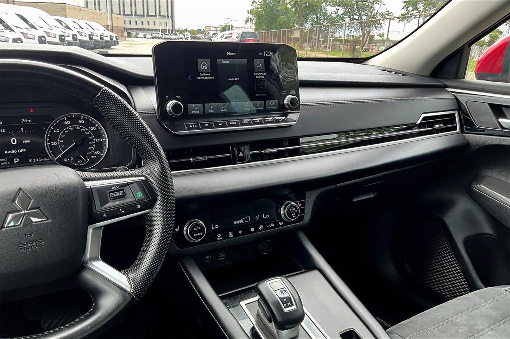 Used 2023 Mitsubishi Outlander SE image 6