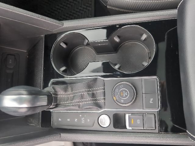 Used 2021 Volkswagen Atlas Cross Sport SEL R-Line image 16