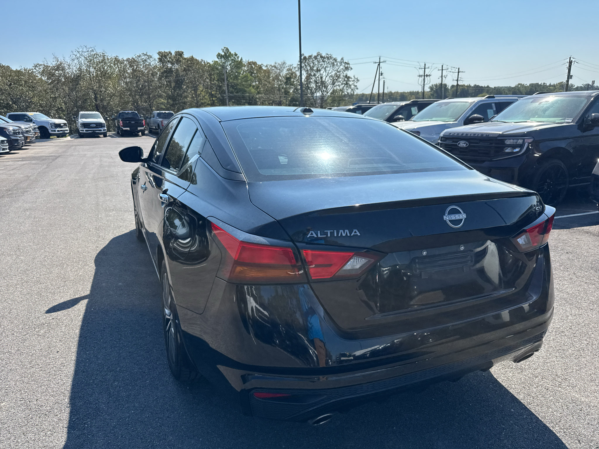 Used 2024 Nissan Altima 2.5 SV w/ SV Premium Package FWD image 8