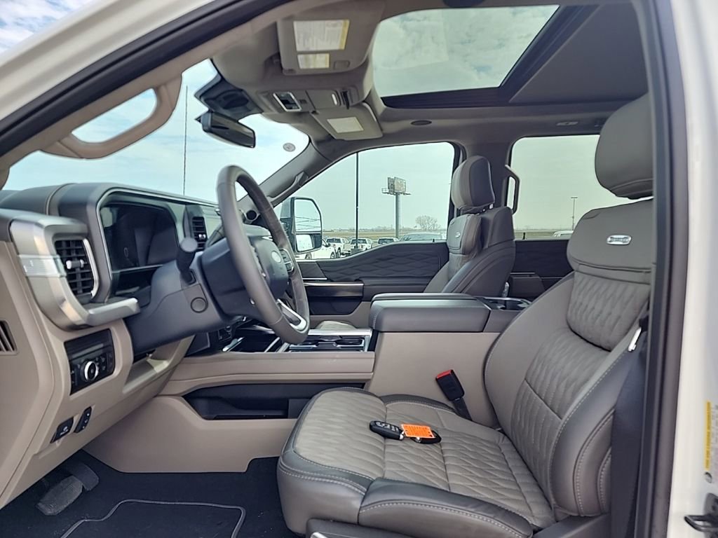 Certified 2025 Ford F350 Platinum w/ Platinum Plus Package image 11