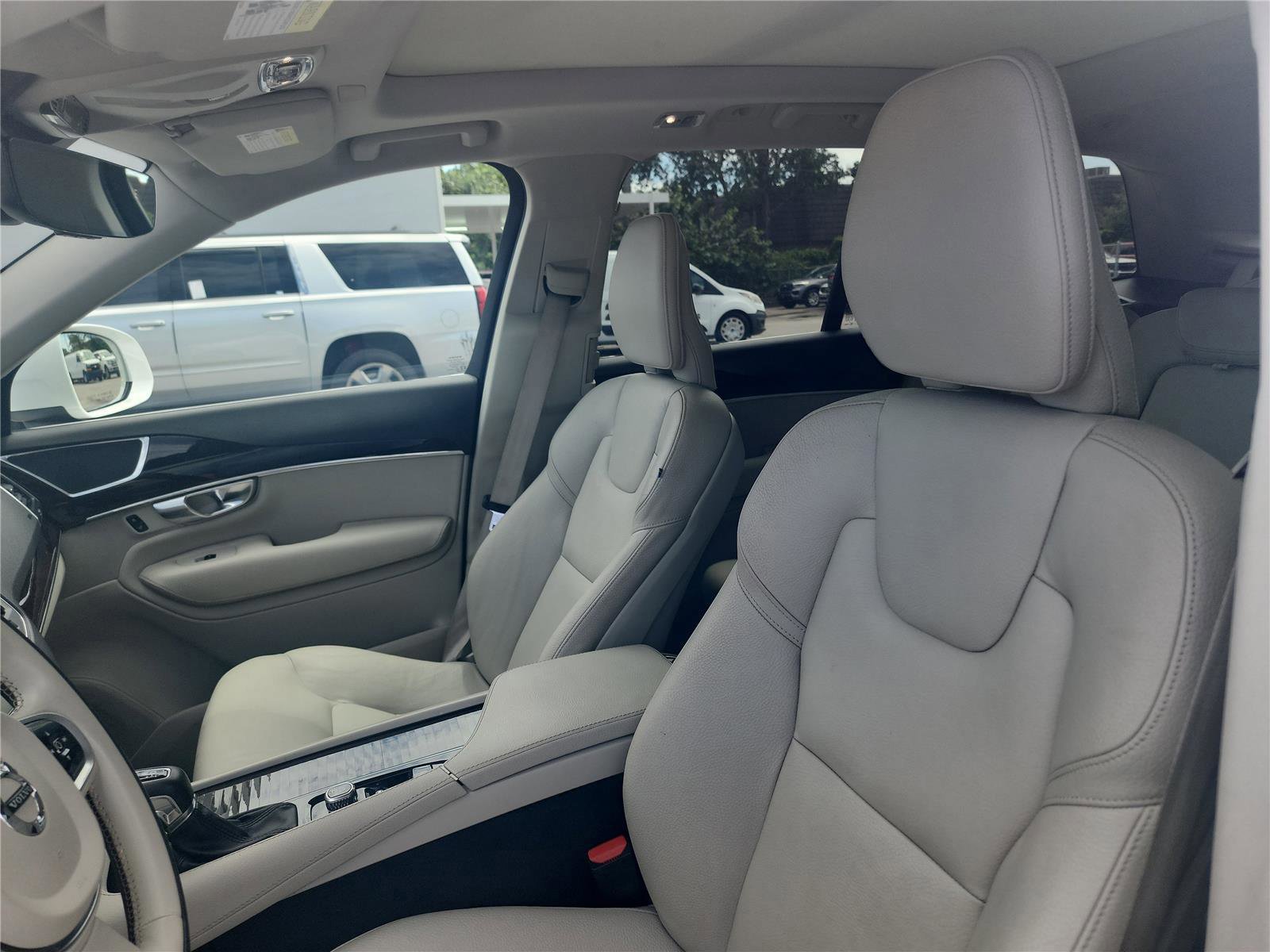 Used 2019 Volvo XC90 T5 Momentum image 16