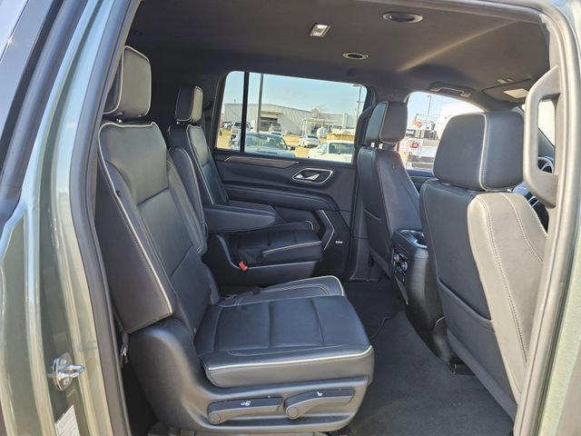 Used 2023 Chevrolet Suburban Premier image 28
