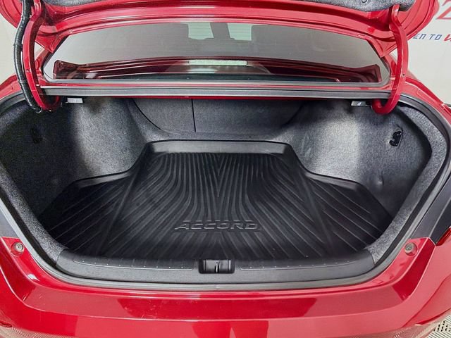 Used 2018 Honda Accord Touring image 32