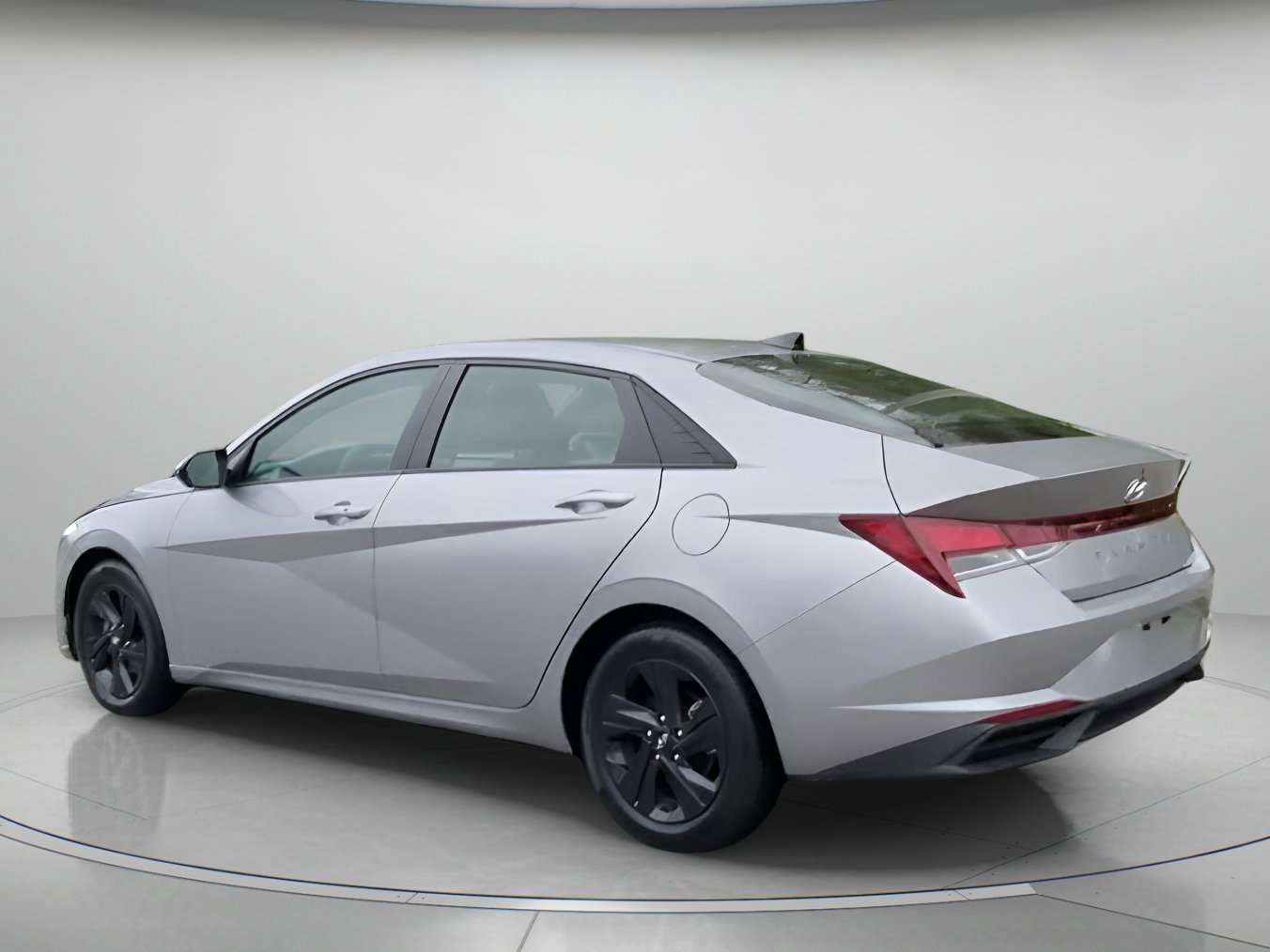 Used 2023 Hyundai Elantra SEL w/ Cargo Package image 12