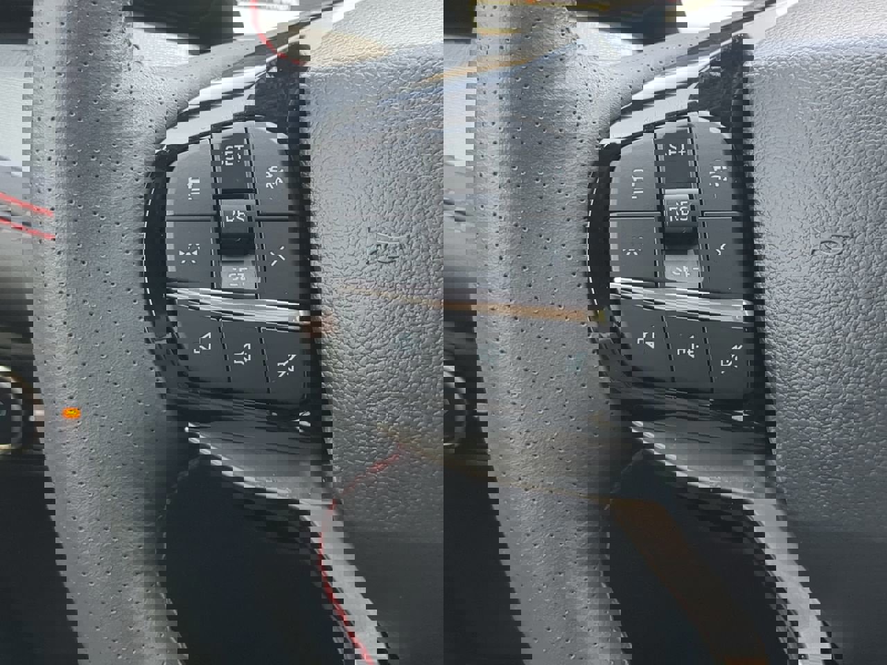 Certified 2025 Ford Explorer ST-Line w/ Premium Package image 24